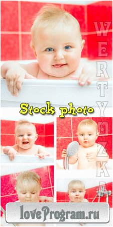     / Bathing the baby in the bathroom - raster clipart
