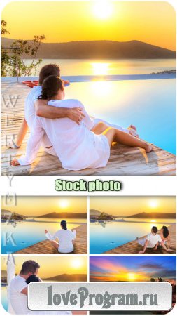     / Romantic couple and an amazing sunset - Raster clipart